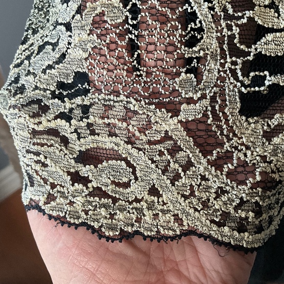 Kay Celine NYE Party Stretch Mesh Lace Top Floral Holiday Event Black Cream L - Picture 9 of 10
